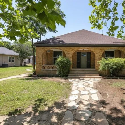Buy this 3 bed house on 706 Hulme St in Bowie, Texas