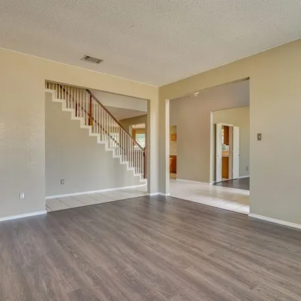 Image 3 - 1384 Wentworth Drive, Lewisville, TX 75067, USA - Loft for sale