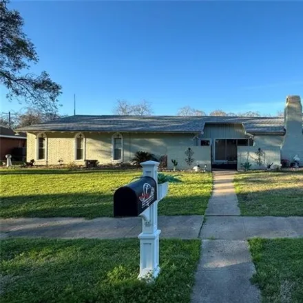 Buy this 4 bed house on 2021 Tupperlake Ln in Bay City, Texas