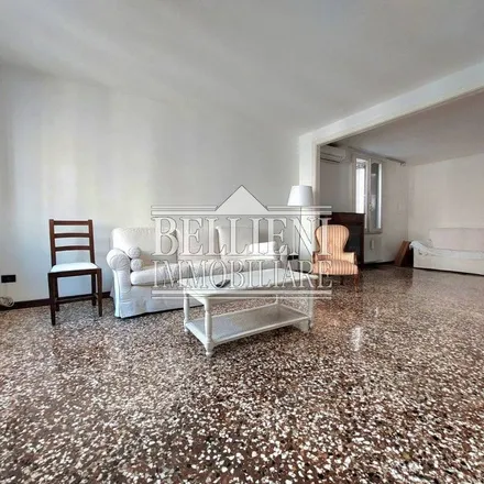 Image 2 - Istituto Omnicomprensivo Gian Antonio Farina, Contra' San Domenico, 36100 Vicenza VI, Italy - Apartment for rent