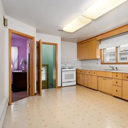 Image 6 - 5748 South Kenneth Avenue, Chicago, IL 60629, USA - House for sale
