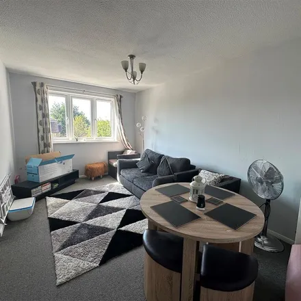 Image 5 - Southwold Road, North Watford, WD24 7DR, United Kingdom - Apartment for rent