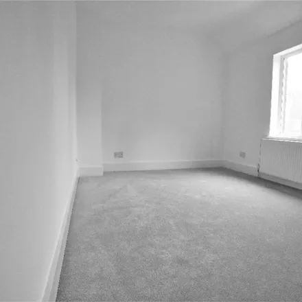 Image 2 - Court Lodge, Riggall Court, Cuxton, ME2 1EB, United Kingdom - Apartment for rent