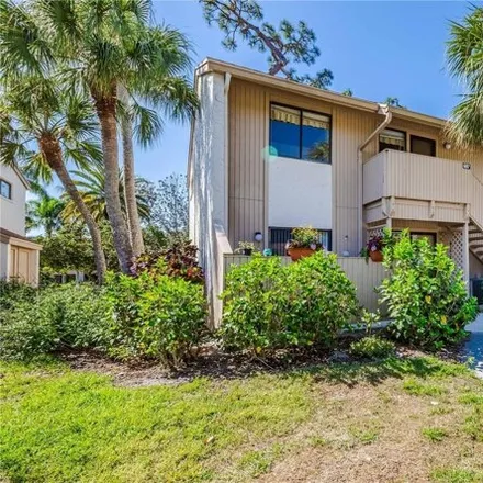 Buy this 2 bed condo on 639 Bird Bay Drive West in Venice, FL 34285