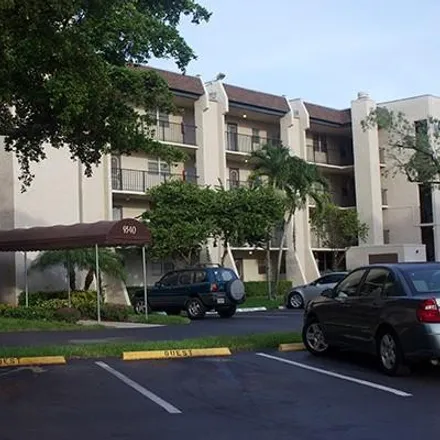 Buy this 2 bed condo on 9260 Lagoon Place in Pine Island Ridge, Davie