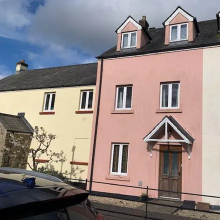 Rent this 4 bed townhouse on 12 Betton Way in Moretonhampstead, TQ13 8JA