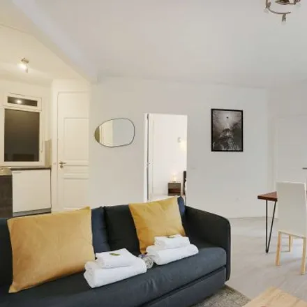 Rent this 4 bed apartment on 23 bis Boulevard Brune in 75014 Paris, France