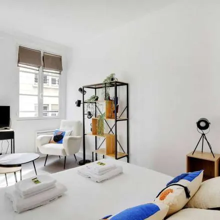Image 5 - 14 Rue Saint-Sulpice, 75006 Paris, France - Apartment for rent