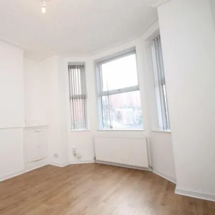 Image 2 - 19 Henderson Street, Manchester, M19 2GQ, United Kingdom - Townhouse for rent