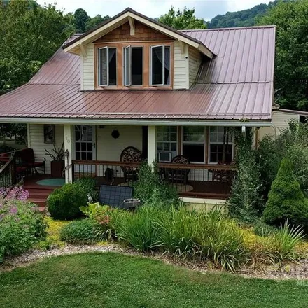 Buy this 4 bed house on 65 Waynesville Plaza in Waynesville, NC 28786