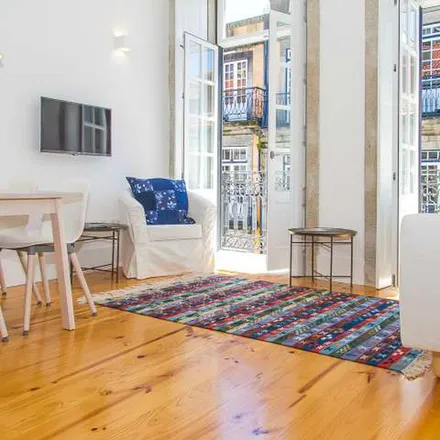 Rent this 2 bed apartment on Palácio dos Figuerôas in Rua do Ferraz, 4000-030 Porto