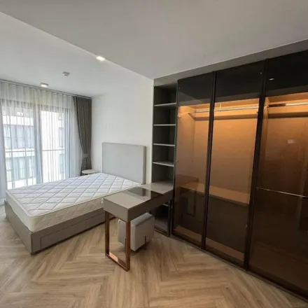 Rent this 2 bed apartment on Soi Sang Ngoen in Vadhana District, Bangkok 10110