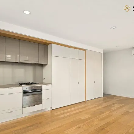 Rent this 2 bed apartment on Rex Avenue in Alphington VIC 3078, Australia
