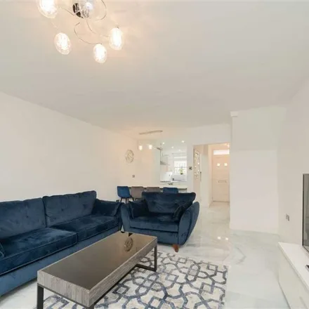 Rent this 2 bed apartment on Cervantes Court in London, W2 6JH