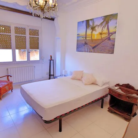 Rent this 1 bed apartment on Carrer de la Corona in 27, 46003 Valencia