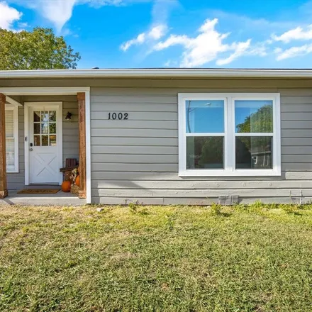 Buy this 3 bed house on 1002 Turner Street in Cleburne, TX 76033
