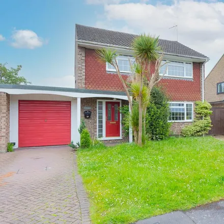 Rent this 4 bed house on Gibbons Close in Sandhurst, GU47 9BB