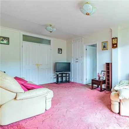Image 2 - Sempill Road, Saint Albans Hill, Corner Hall, HP3 9NG, United Kingdom - House for sale