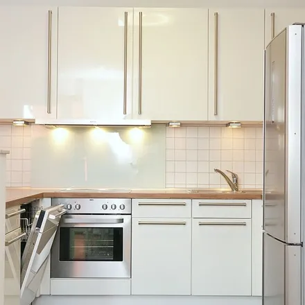 Rent this 3 bed apartment on Pferdmengesstraße 15 in 50968 Cologne, Germany