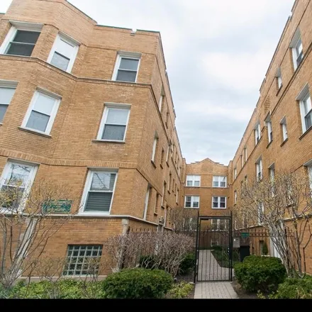 Rent this 2 bed apartment on 628 West Roscoe Street