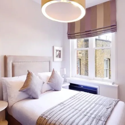 Image 2 - The Greenhouse, 27a Hill Street, London, W1J 5LX, United Kingdom - Apartment for rent