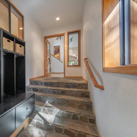 Image 4 - 14186 Ski View Loop, Truckee, CA 96161, USA - House for sale