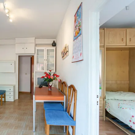 Rent this 3 bed apartment on Madrid in Calle de la Sierra de La Sagra, 10