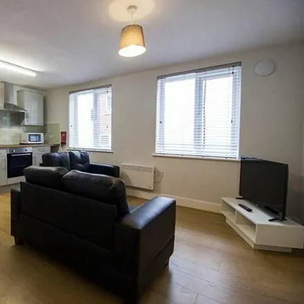 Rent this 3 bed apartment on China Taste in 151 Mansfield Road, Nottingham