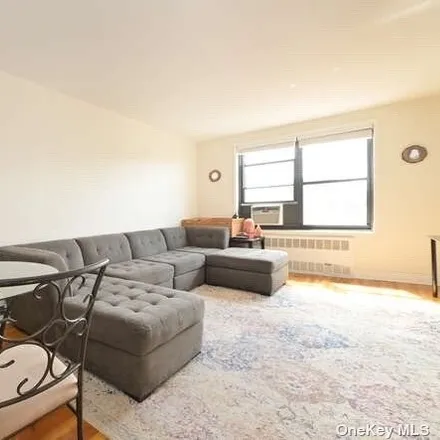 Image 3 - 142-07 Hoover Avenue, New York, NY 11435, USA - Condo for sale