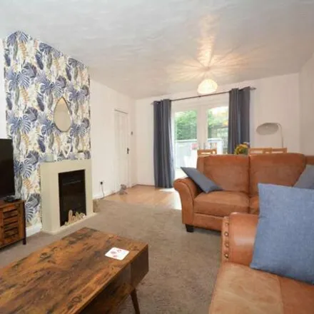 Image 2 - Manor Crescent, Rothwell, LS26 0RE, United Kingdom - Duplex for sale