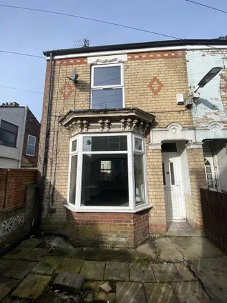 Rent this 2 bed house on Adderbury Grove in Hull, HU5 1AS