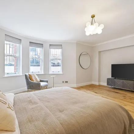 Rent this 2 bed apartment on Pont Street in London, SW1X 9SG