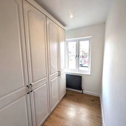 Rent this 5 bed apartment on Bedonwell Road in London, DA17 5NY