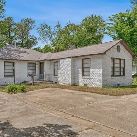 Buy this 4 bed house on 1249 North 6th Street in Blytheville, AR 72315