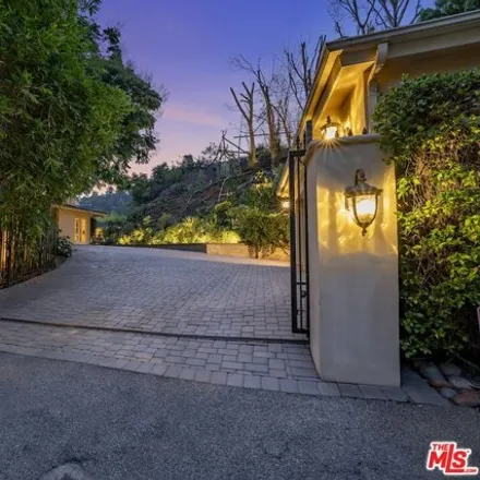 Image 1 - 1457 Braeridge Drive, Beverly Hills, CA 90210, USA - House for rent