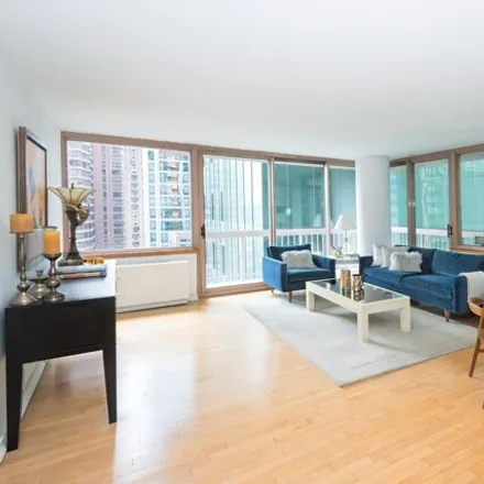 Image 1 - The Vanderbilt, East 41st Street, New York, NY 10017, USA - Apartment for rent