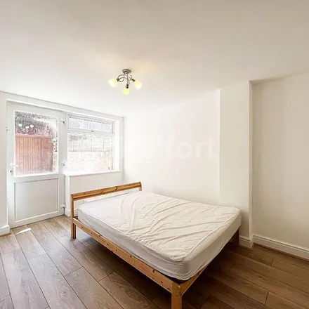 Image 6 - 464 Hornsey Road, London, N19 4HF, United Kingdom - Apartment for rent
