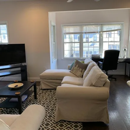 Rent this 6 bed apartment on 311 New York Avenue in Jersey City, NJ 07307