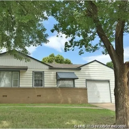 Rent this 3 bed house on 988 North Darlington Avenue in Tulsa, OK 74115