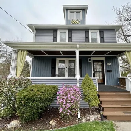 Buy this 3 bed house on 225 Kings Road in City of Schenectady, NY 12304
