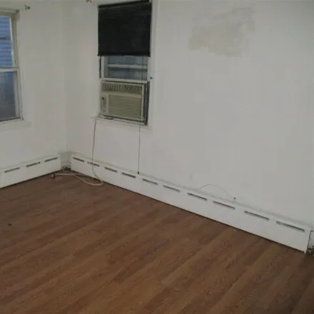 Image 4 - 2 Crawford Street, Jersey City, NJ 07306, USA - Apartment for rent
