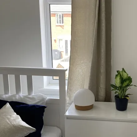 Rent this 3 bed house on London in E16 3DU, United Kingdom