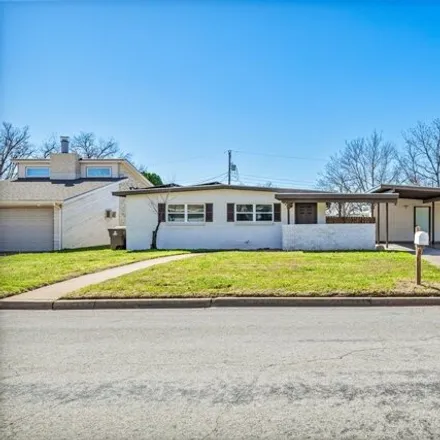 Buy this 3 bed house on 21 South Oxford Drive in San Angelo, TX 76904