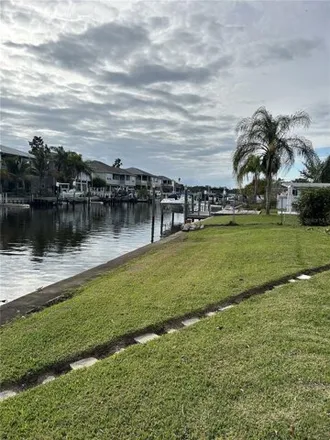 Image 4 - 241 West Martin Luther King Jr Drive, Tarpon Springs, FL 34689, USA - House for sale
