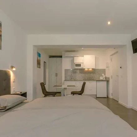 Rent this 1 bed apartment on Carrer de la Florista in 96, 46015 Valencia
