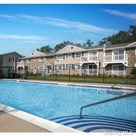 Image 2 - 15 Williams Boulevard, Village of Lake Grove, Suffolk County, NY 11755, USA - Apartment for rent