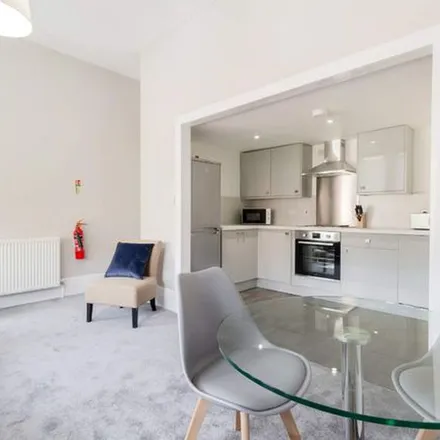Rent this 3 bed apartment on Malvern House in 41 Mapperley Road, Nottingham