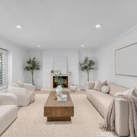 Image 8 - 10736 Springfield Avenue, Los Angeles, CA 91326, USA - House for sale
