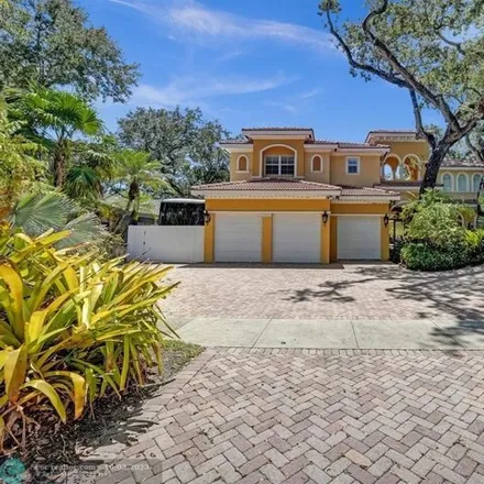 Buy this 6 bed house on 3266 North 37th Street in Hollywood, FL 33021