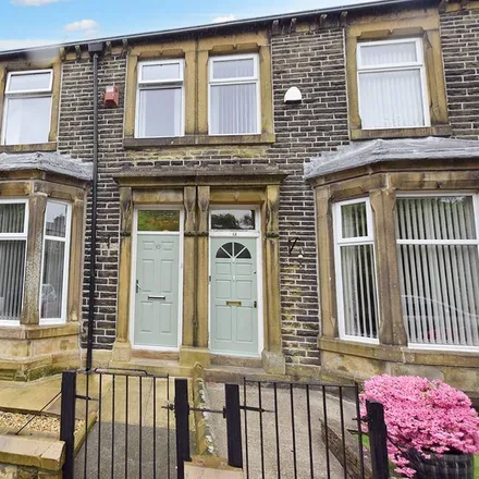 Rent this 3 bed townhouse on Rosehill Road in Burnley, BB11 2JH